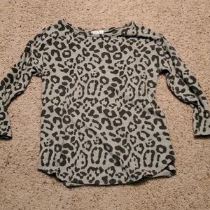 COPY - Quarter sleeve sweater